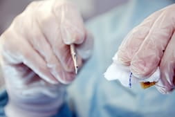 外科手術中の手元