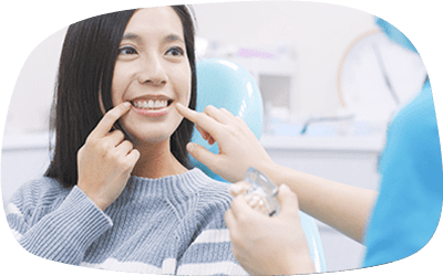 歯周病治療後のメンテナンスを受けている患者